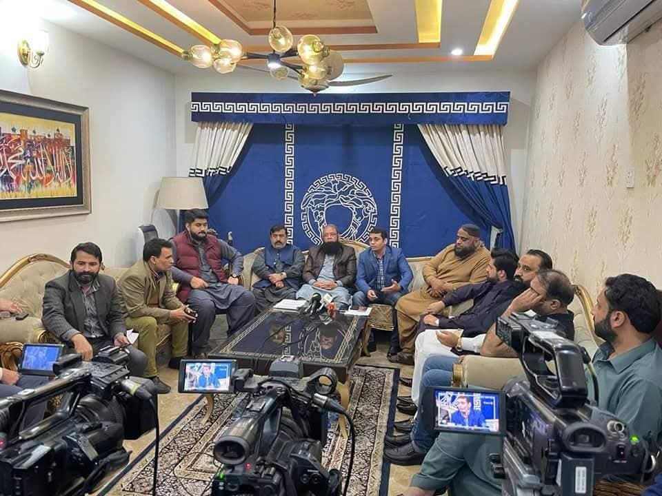 Shoaib Hassan Awan, APLPGDA Senior Vice Chairman, briefing media on LPG industry issues at a press conference in Lahore